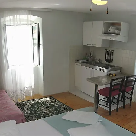 Apartment Provita Komiza